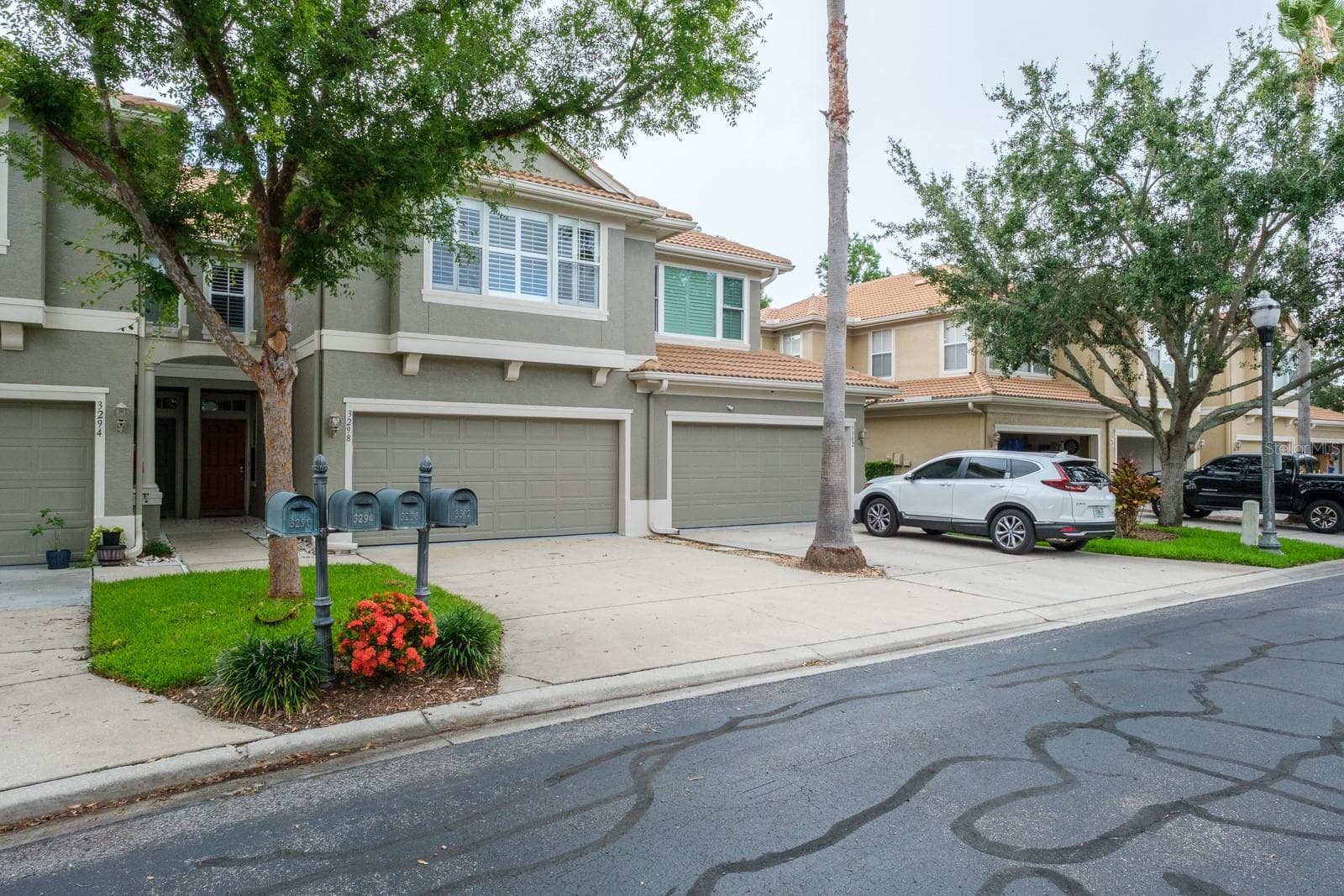 Townhouse at 3298 COVERED BRIDGE DR W, DUNEDIN, photo 2 of 50