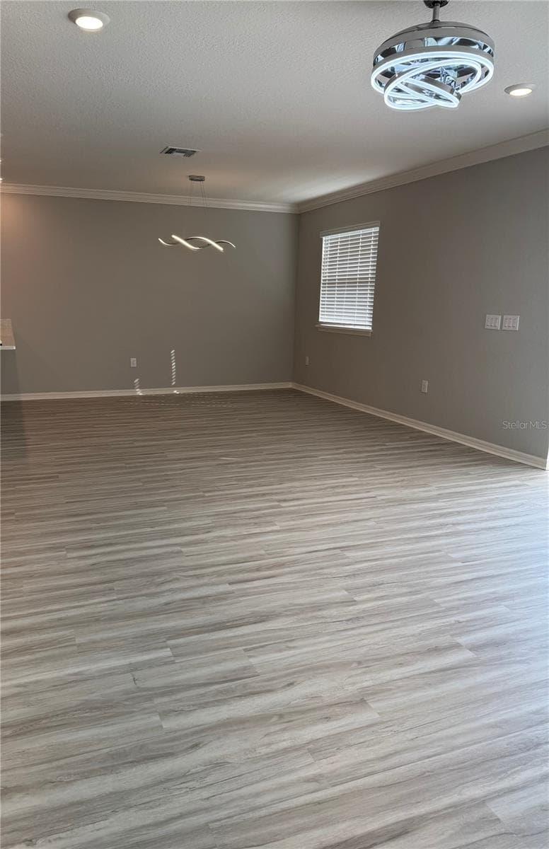 Gathering Room - 1016 CASCADE DR, DAVENPORT