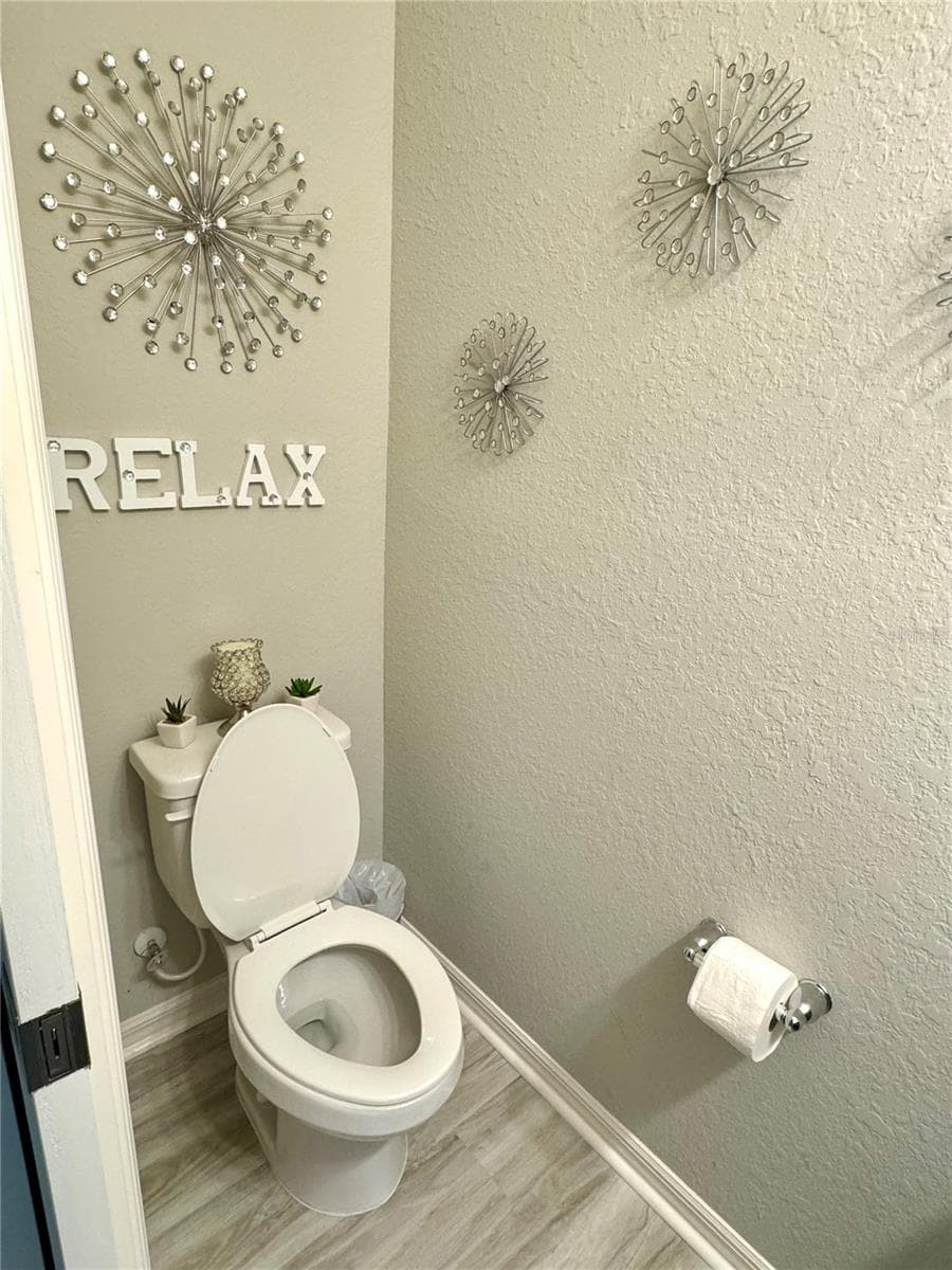 Half Bathroom - 1016 CASCADE DR, DAVENPORT