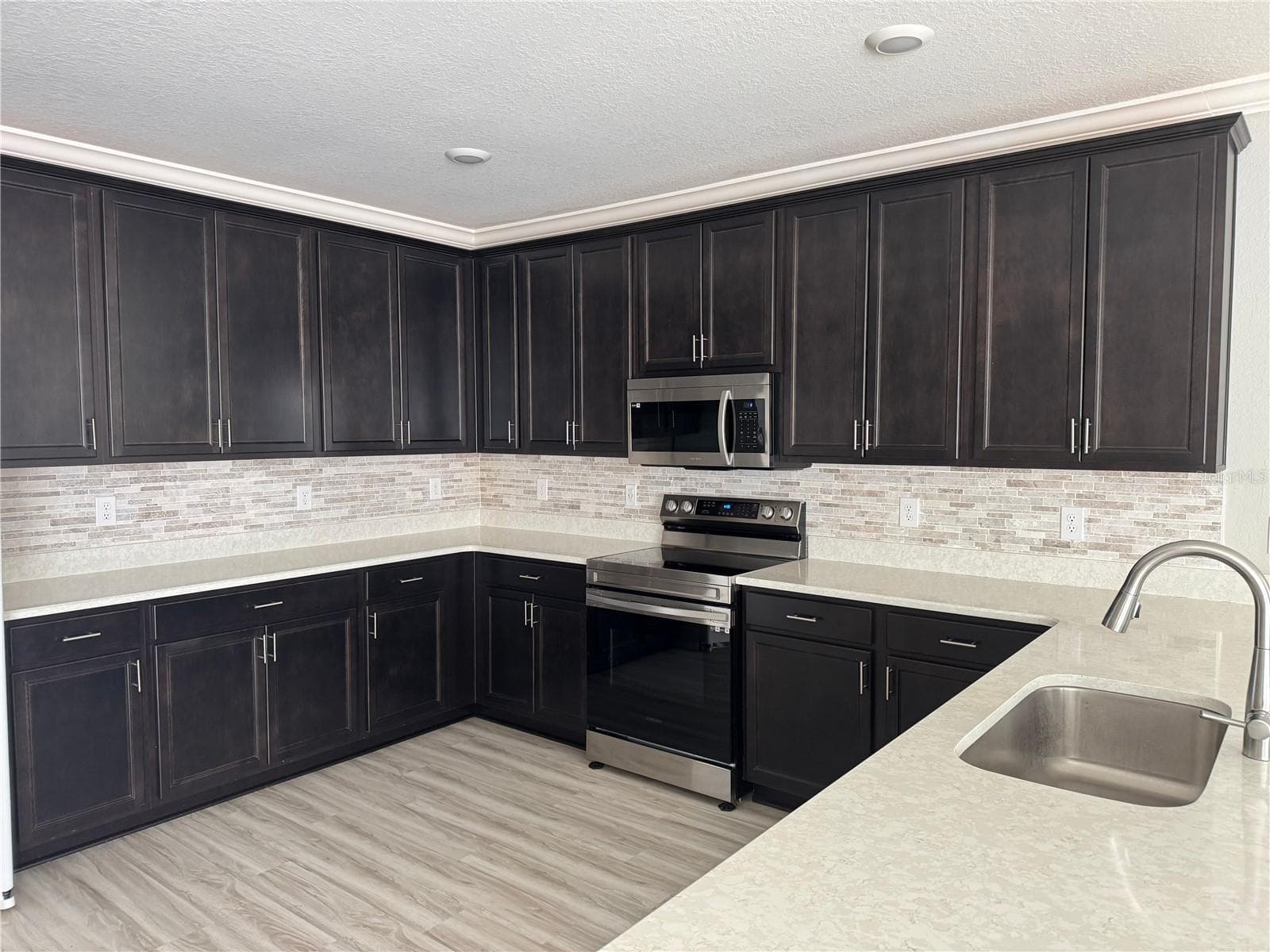 Single Family Residence at 1016 CASCADE DR, DAVENPORT, photo 16 of 55