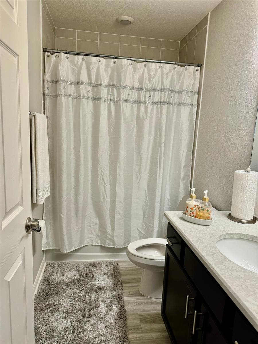 3rd Bathroom - 1016 CASCADE DR, DAVENPORT
