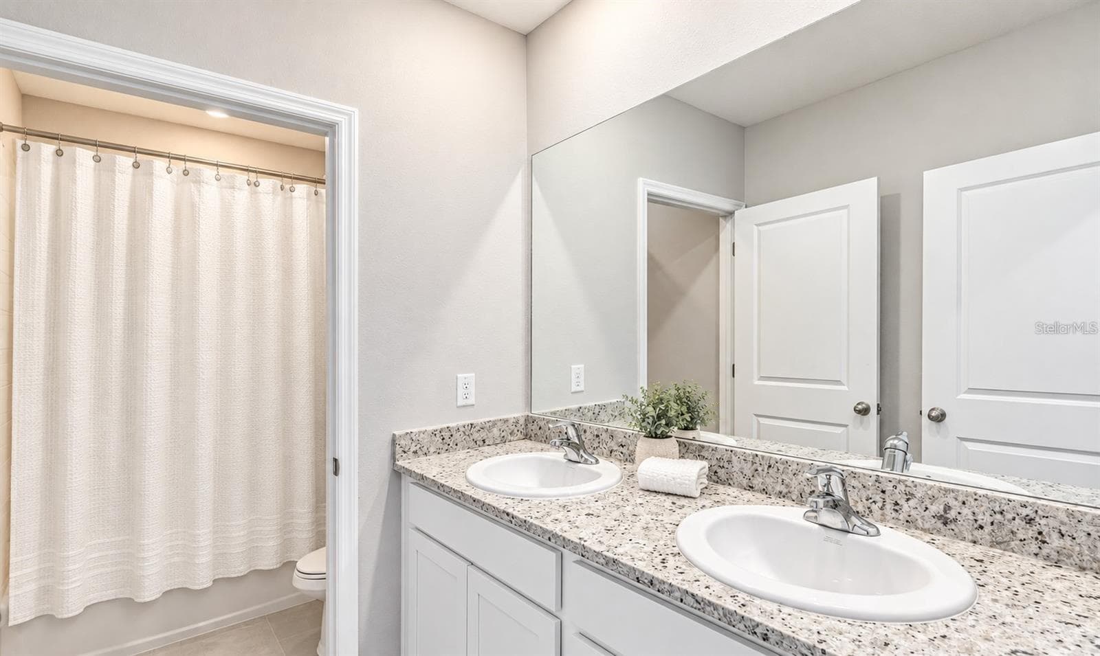 Single Family Residence at 13017 WILLOW GROVE DR, RIVERVIEW, photo 17 of 22
