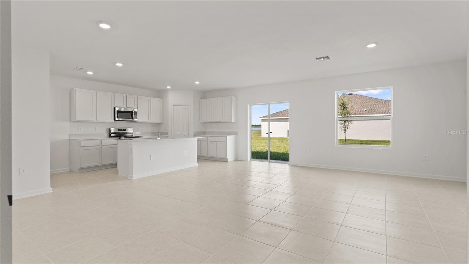 Single Family Residence at 1625 WILLOW GARDEN LOOP, EUSTIS, photo 2 of 13