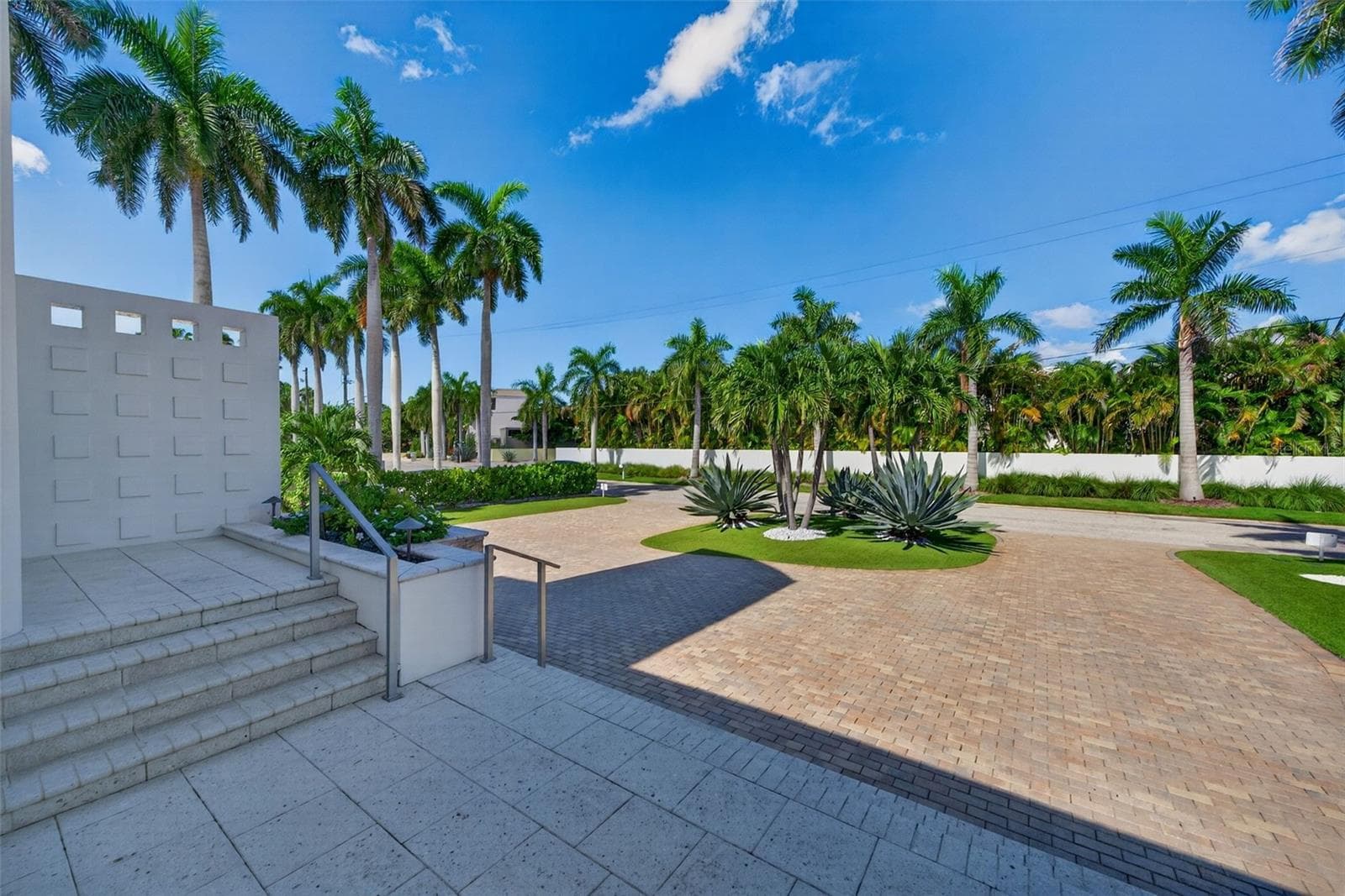 Single Family Residence at 222 MORNINGSIDE DR, SARASOTA, photo 5 of 61