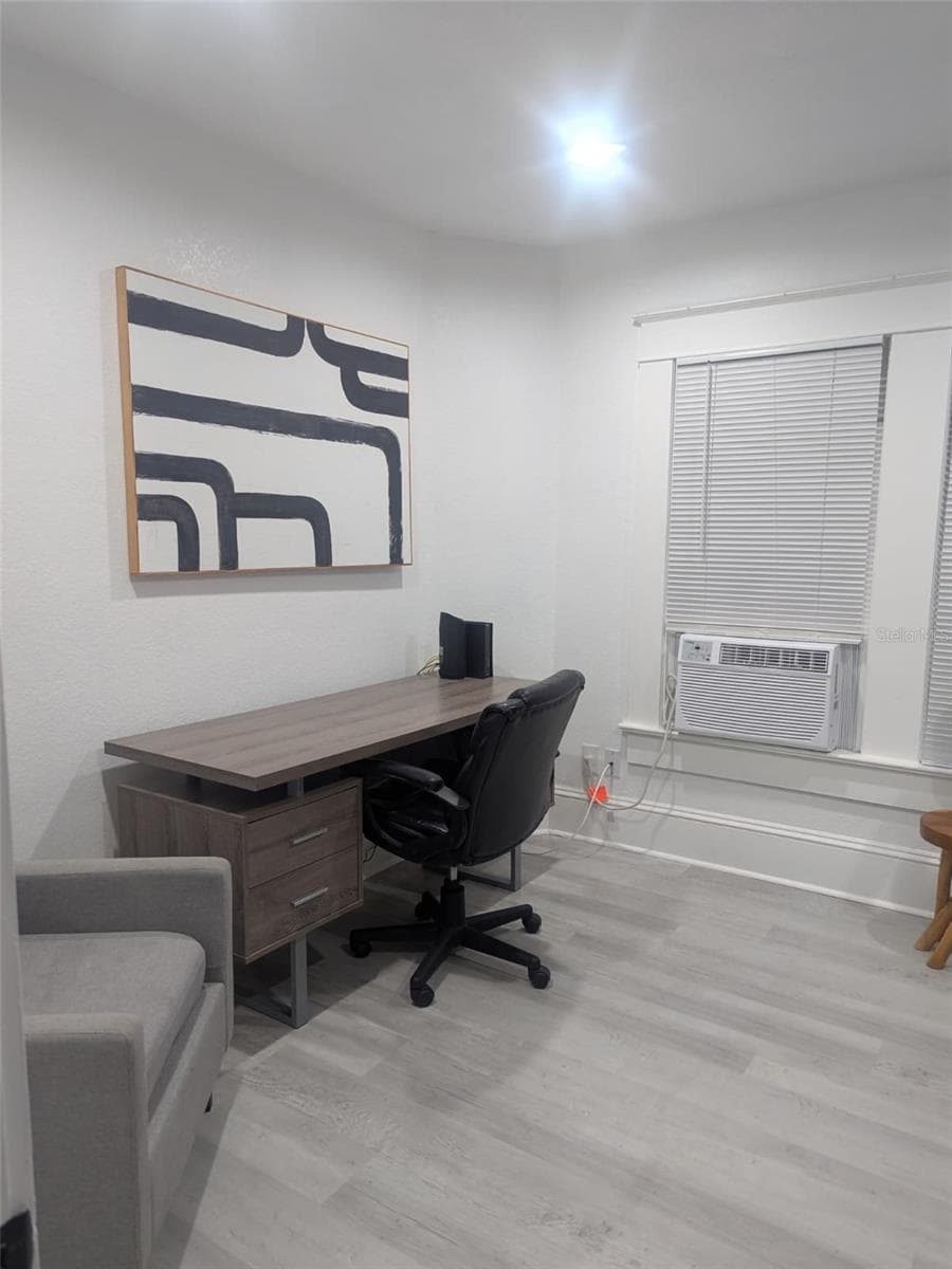 Quadruplex at 412 E HARWOOD ST, ORLANDO, photo 16 of 56