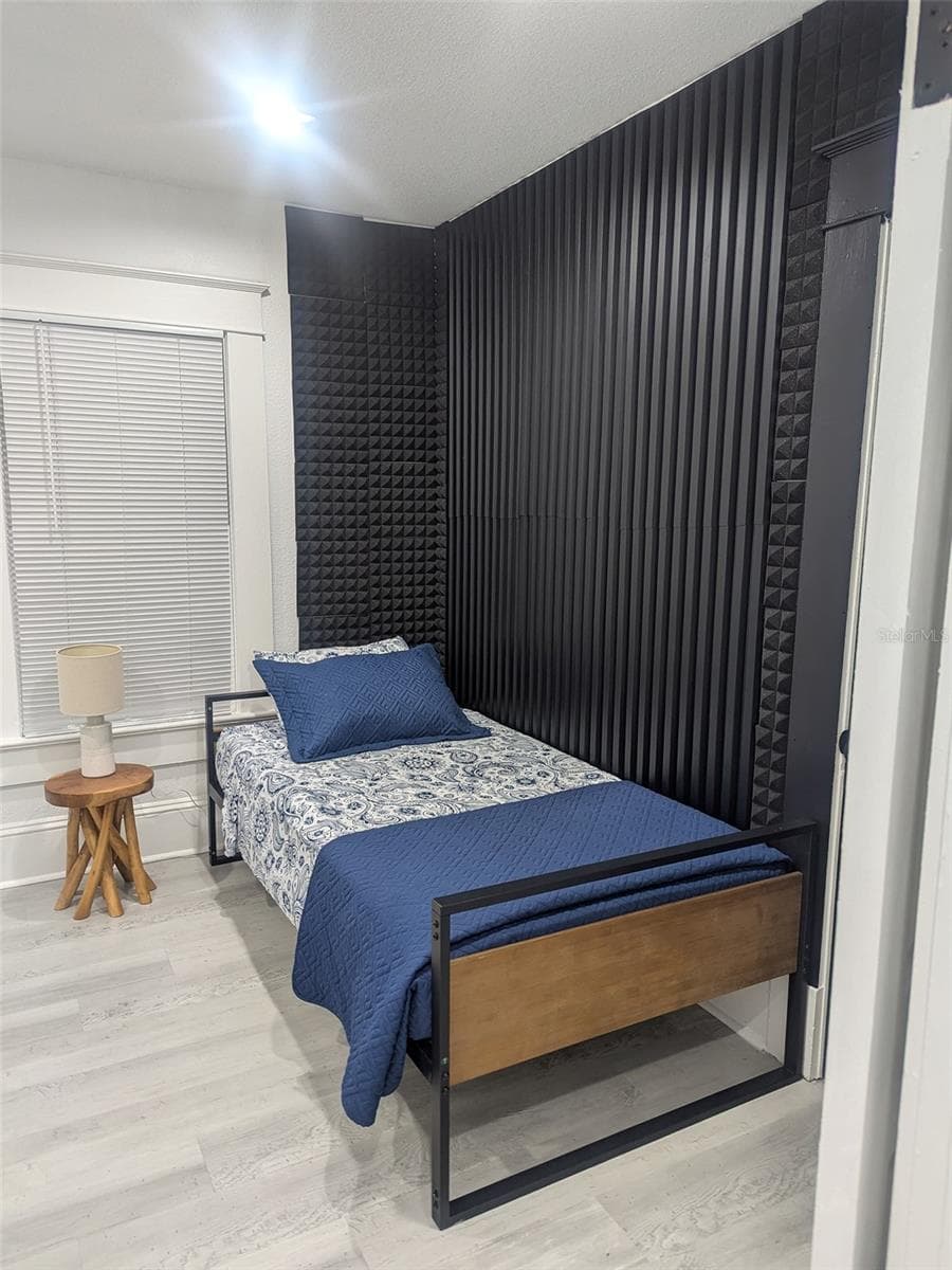 Quadruplex at 412 E HARWOOD ST, ORLANDO, photo 17 of 56