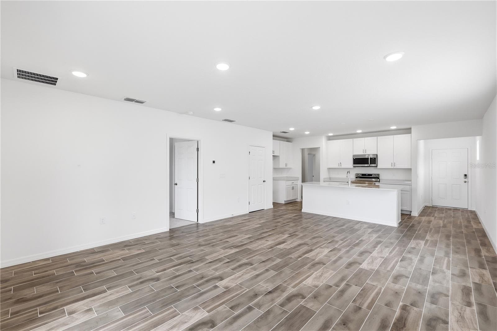 Villa at 2301 LEELA CIR, TAVARES, photo 4 of 17