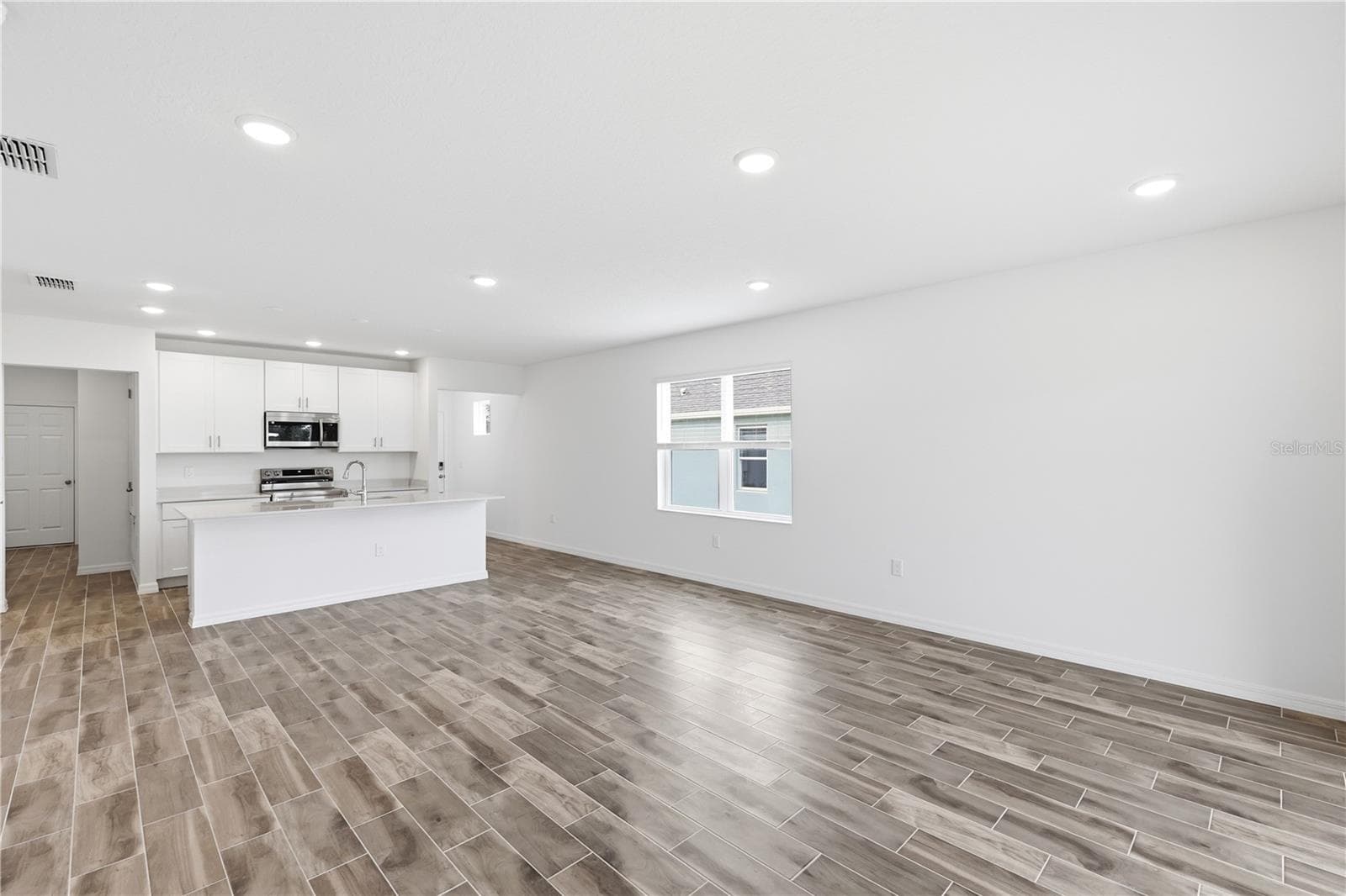 Villa at 2301 LEELA CIR, TAVARES, photo 6 of 17