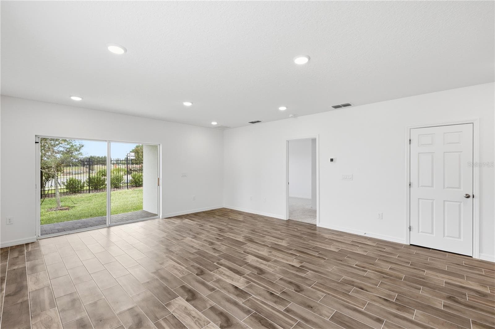 Villa at 2301 LEELA CIR, TAVARES, photo 9 of 17