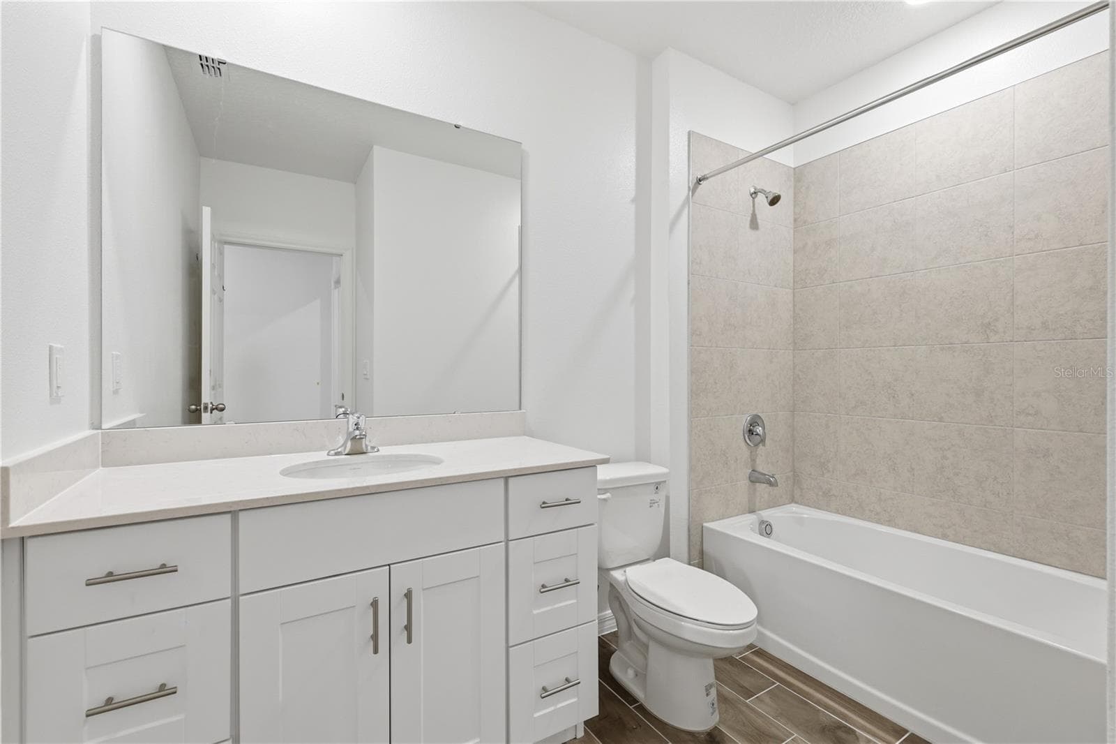 Villa at 2301 LEELA CIR, TAVARES, photo 13 of 17