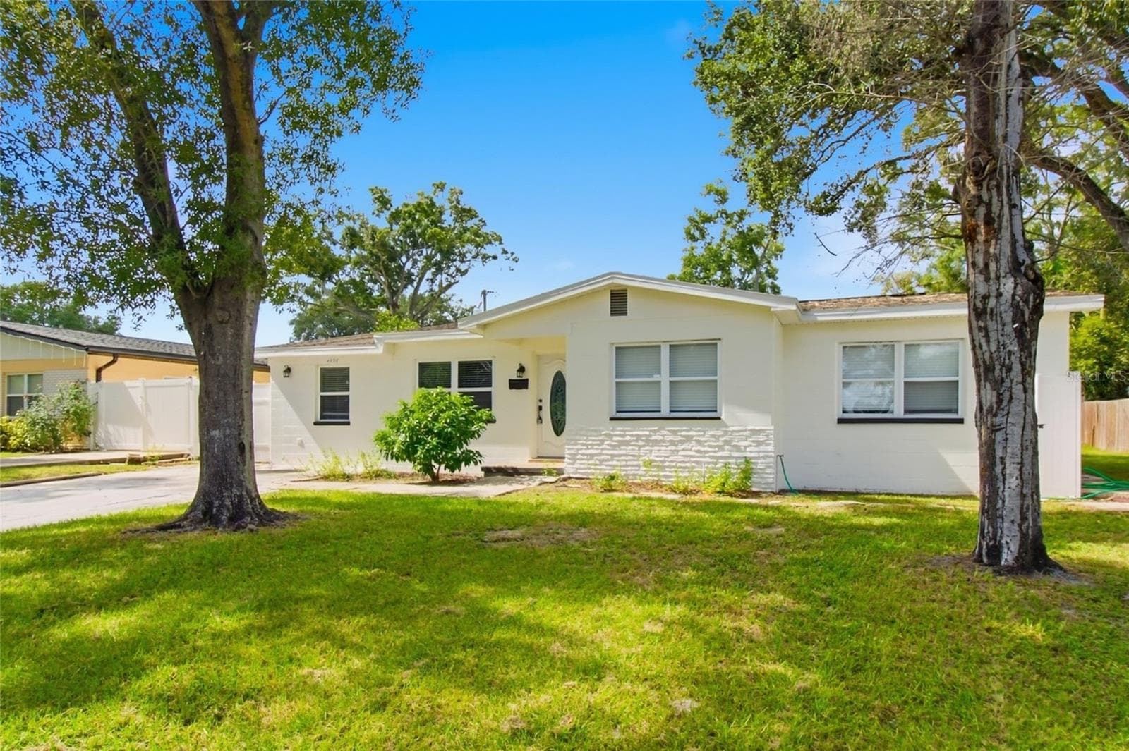 Single Family Residence at 4608 HARVEY AVE, TAMPA, photo 2 of 26