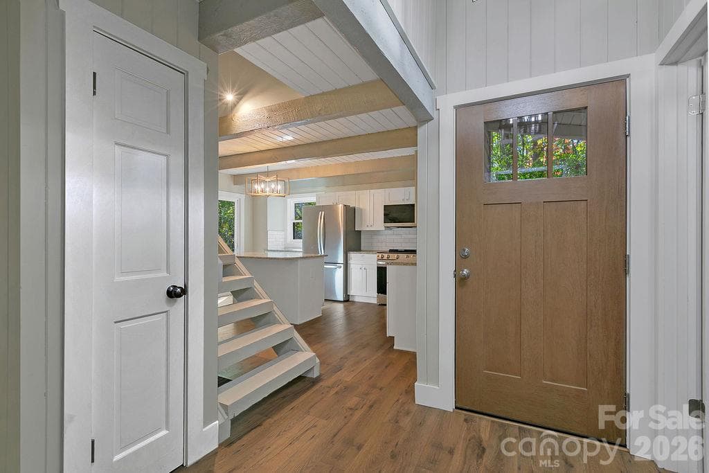 Foyer 2 - 1152 Soquili Drive, Brevard
