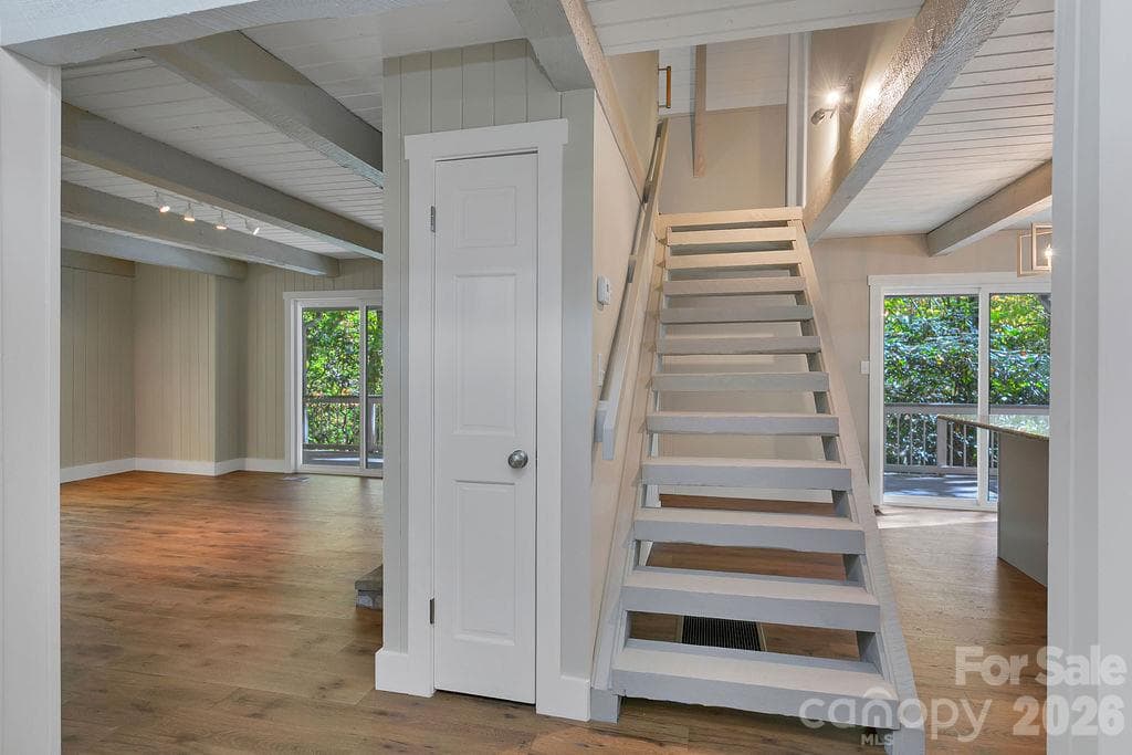 Foyer 3 - 1152 Soquili Drive, Brevard