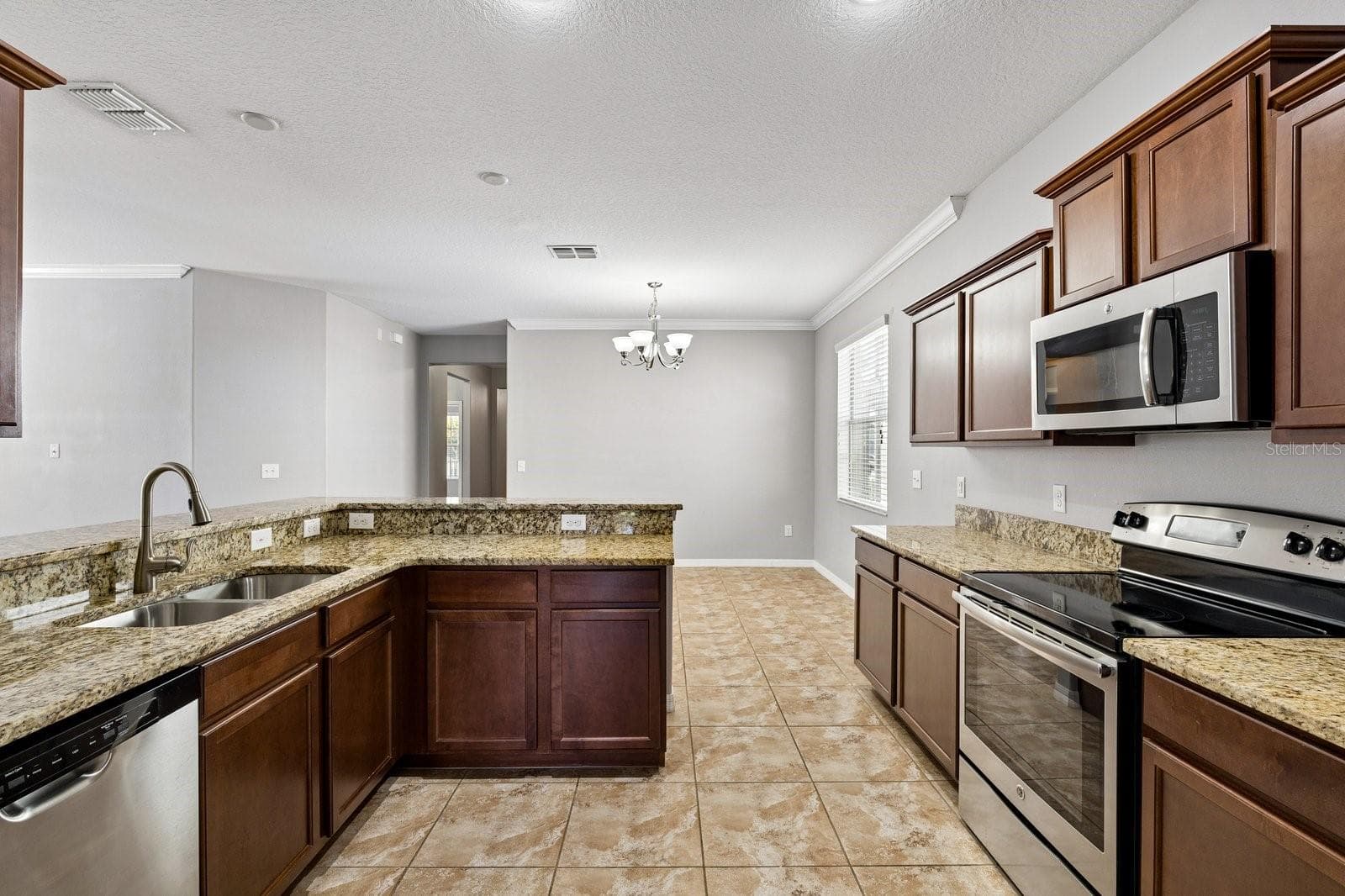 Single Family Residence at 1607 ACADIA HARBOR PL, BRANDON, photo 32 of 83