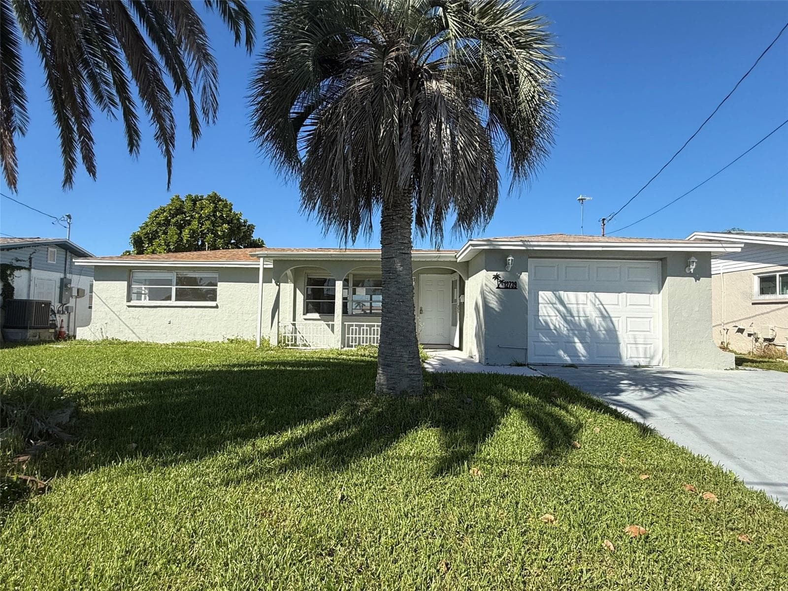 Single Family Residence at 12739 3RD ISLE, HUDSON, photo 2 of 28