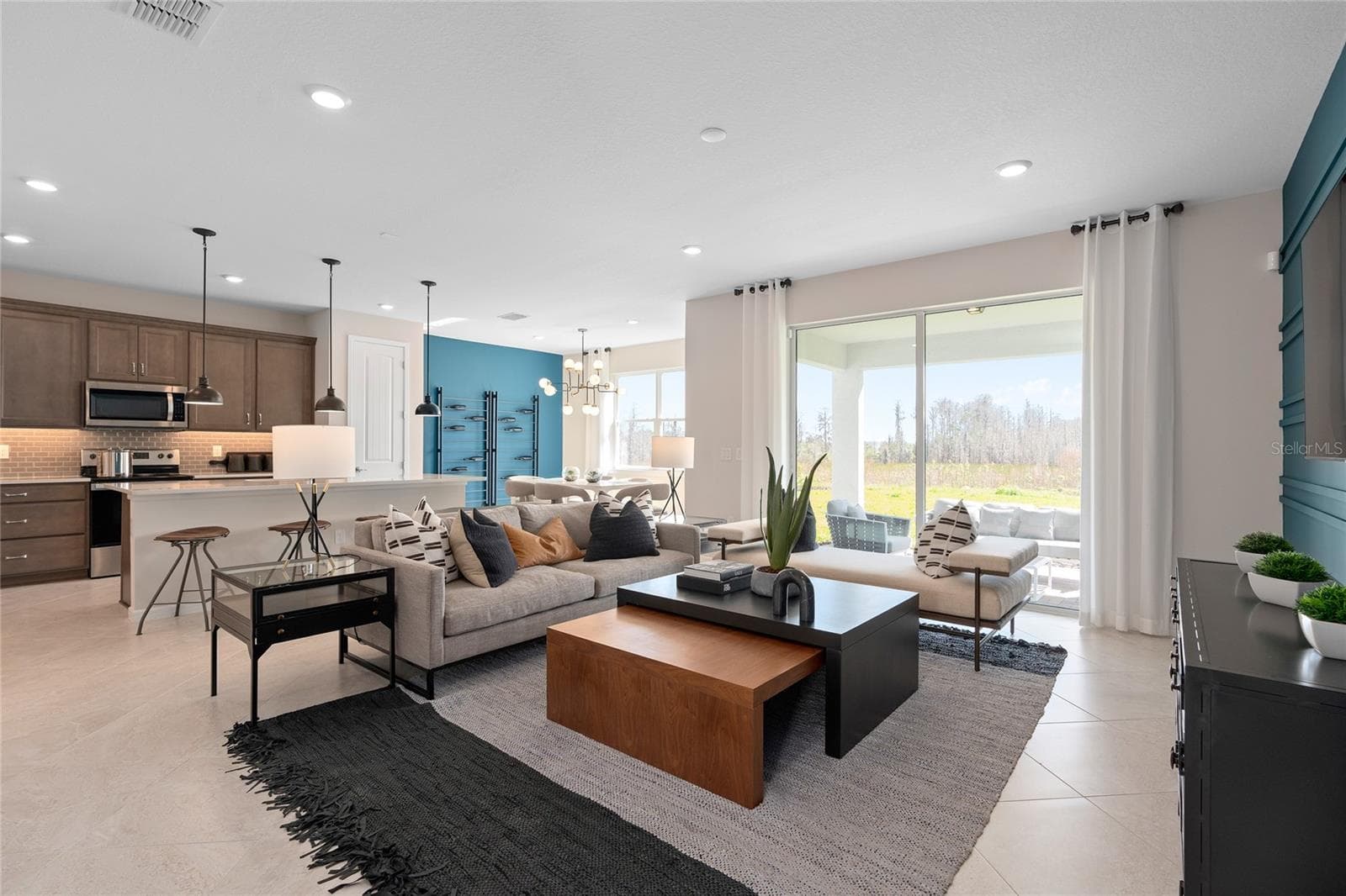 Model Home Design Only. Pictures and furnishings are for illustrative purposes only. Elevations, colors and options may vary. Furniture is for model home staging only. - 2514 SERENITY GARDEN DRIVE, KISSIMMEE
