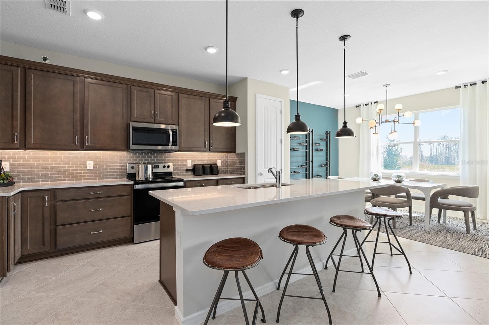 Model Home Design Only. Pictures and furnishings are for illustrative purposes only. Elevations, colors and options may vary. Furniture is for model home staging only. - 2514 SERENITY GARDEN DRIVE, KISSIMMEE
