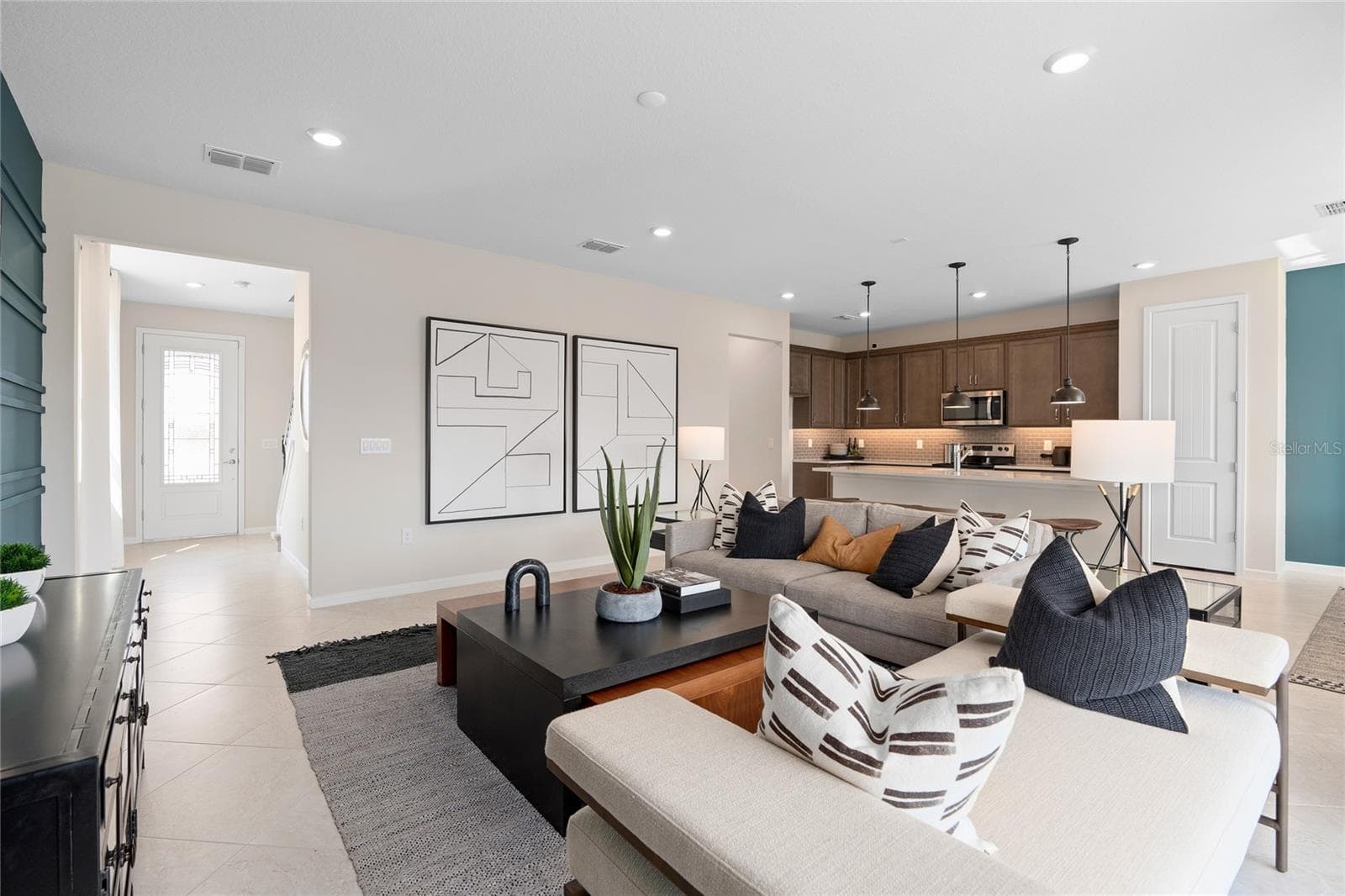 Model Home Design Only. Pictures and furnishings are for illustrative purposes only. Elevations, colors and options may vary. Furniture is for model home staging only. - 2514 SERENITY GARDEN DRIVE, KISSIMMEE