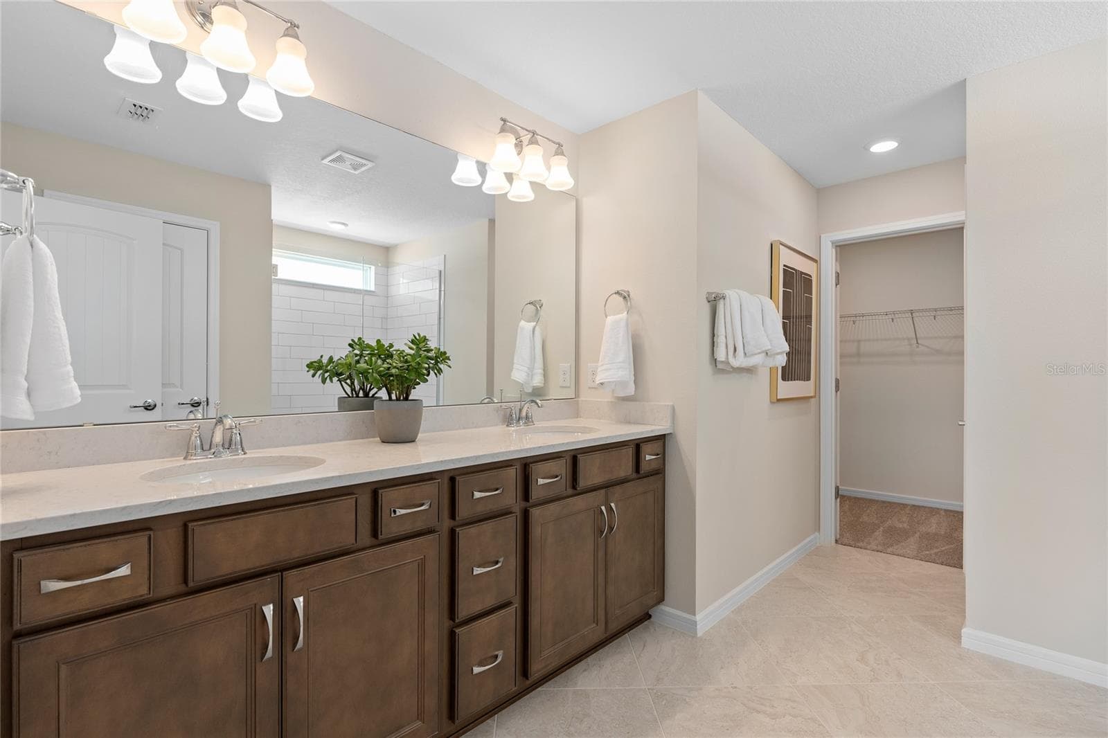 Model Home Design Only. Pictures and furnishings are for illustrative purposes only. Elevations, colors and options may vary. Furniture is for model home staging only. - 2514 SERENITY GARDEN DRIVE, KISSIMMEE