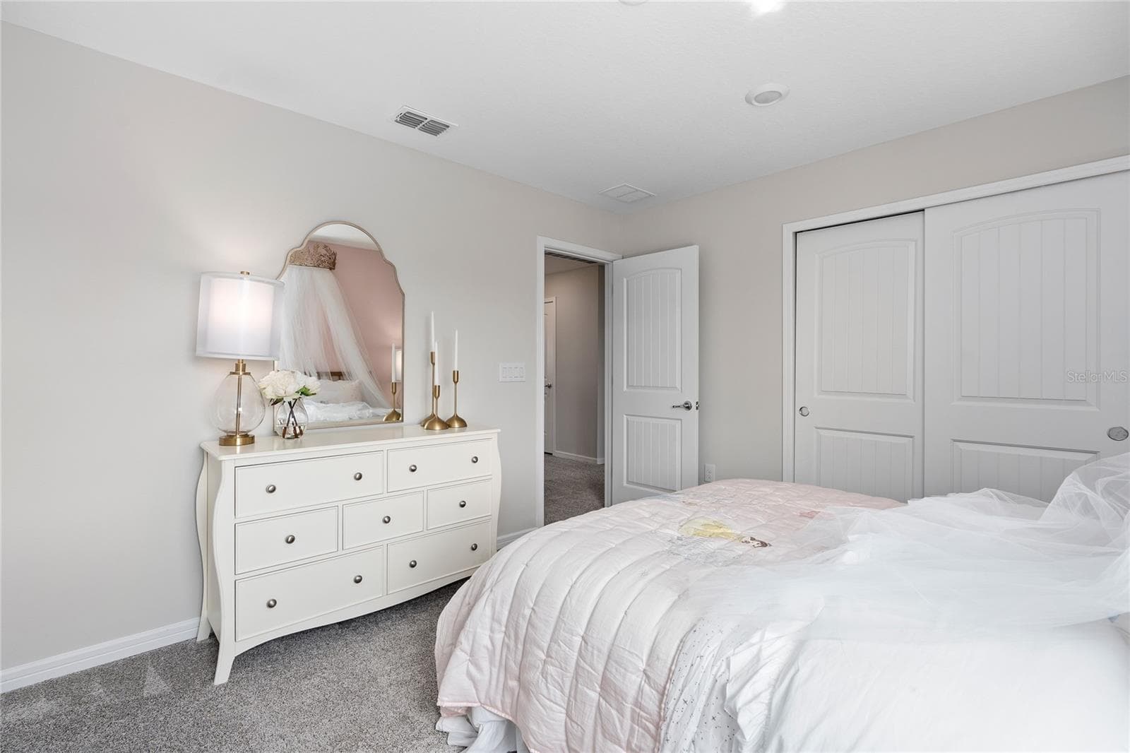 Model Home Design Only. Pictures and furnishings are for illustrative purposes only. Elevations, colors and options may vary. Furniture is for model home staging only. - 2514 SERENITY GARDEN DRIVE, KISSIMMEE