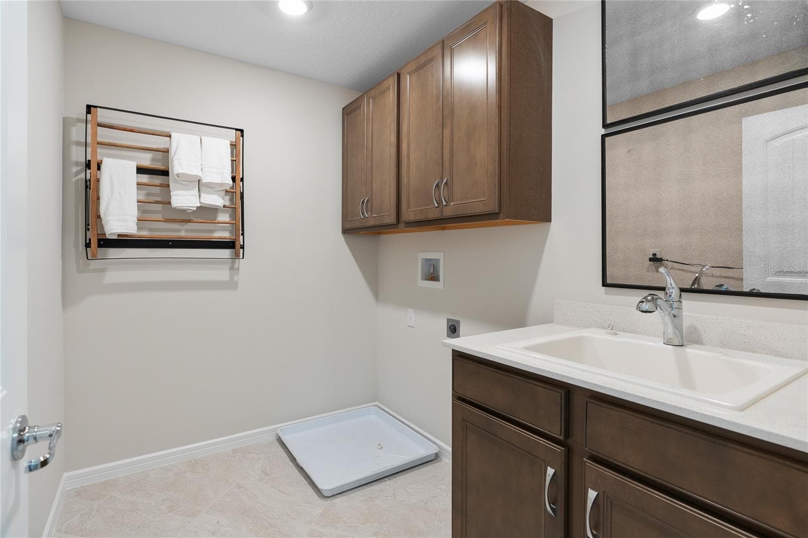 Model Home Design Only. Pictures and furnishings are for illustrative purposes only. Elevations, colors and options may vary. Furniture is for model home staging only. - 2514 SERENITY GARDEN DRIVE, KISSIMMEE