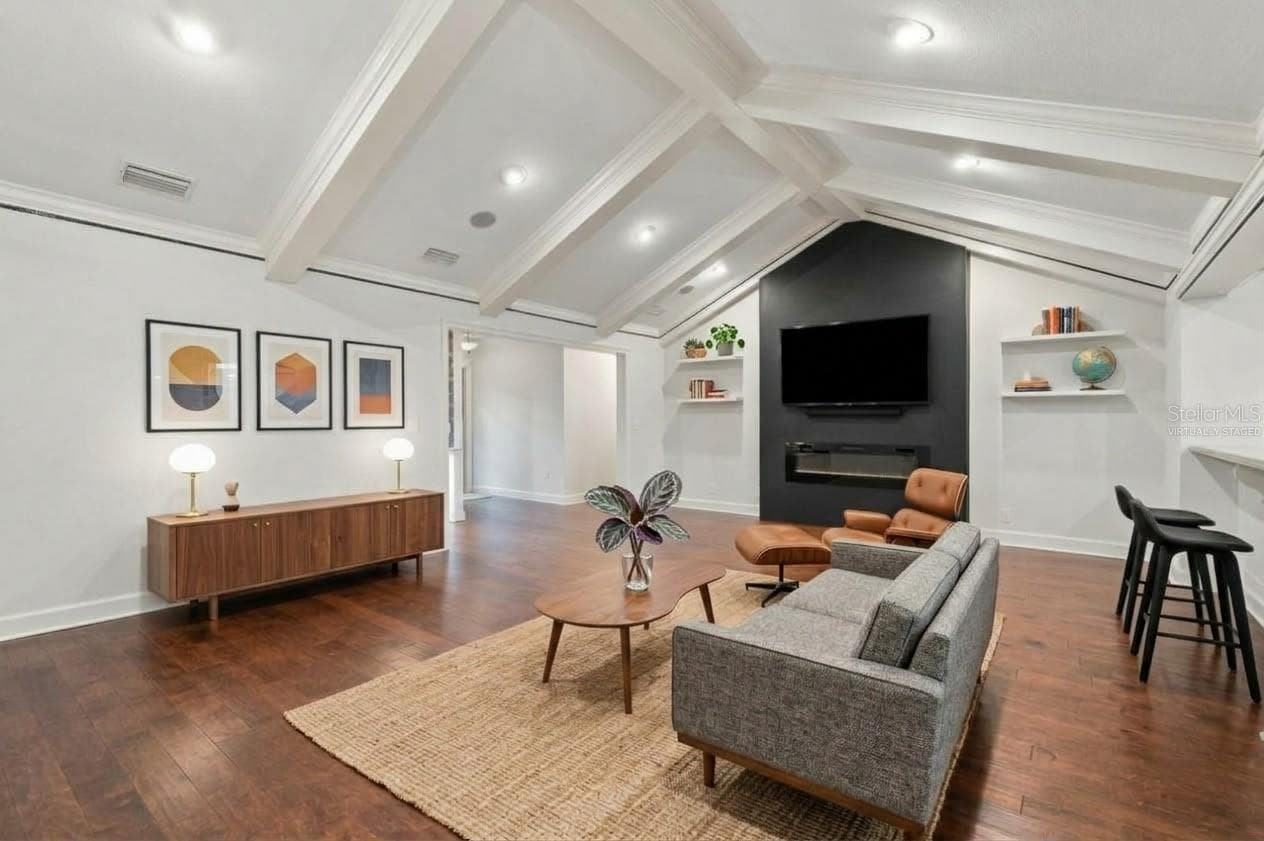 virtually staged - 828 BROOKWOOD DR, LAKELAND
