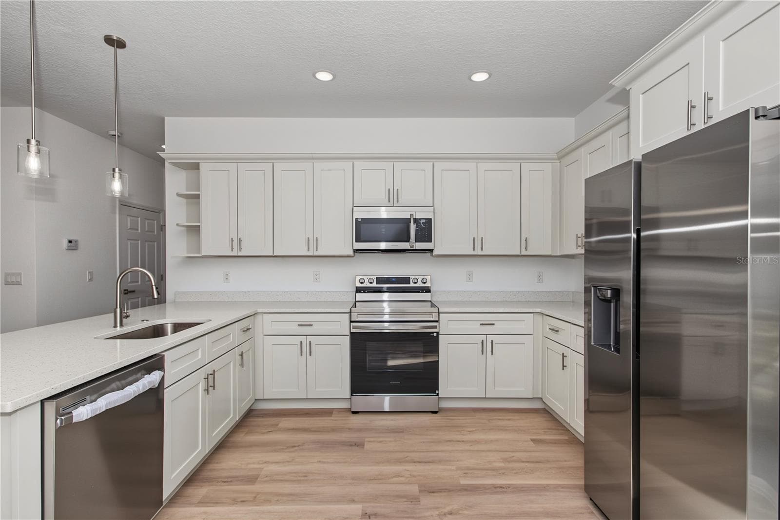 Single Family Residence at 9720 N CALLA LILY DR, CITRUS SPRINGS, photo 3 of 32