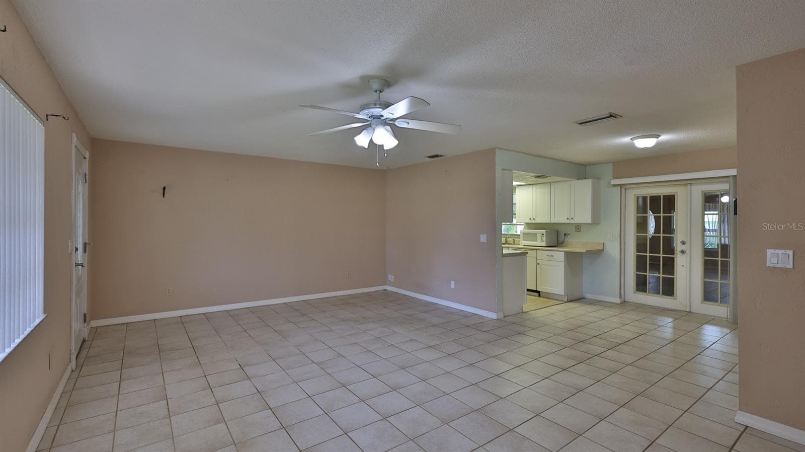 Single Family Residence at 2408 JUNIPER DR, EDGEWATER, photo 2 of 31