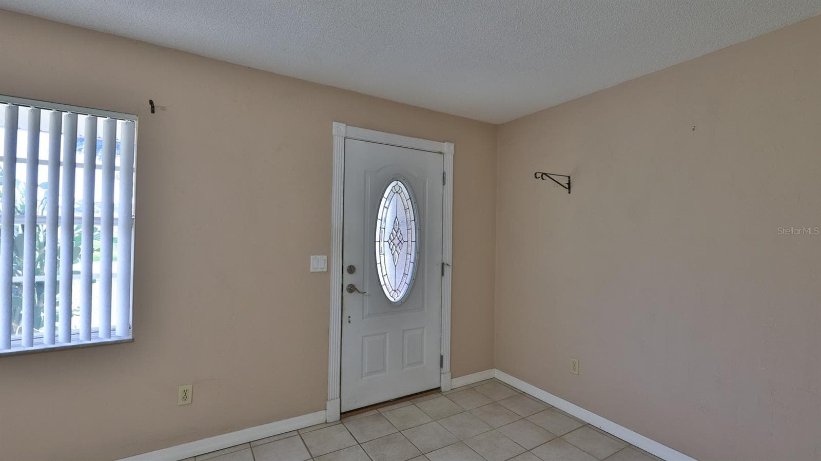 Single Family Residence at 2408 JUNIPER DR, EDGEWATER, photo 4 of 31