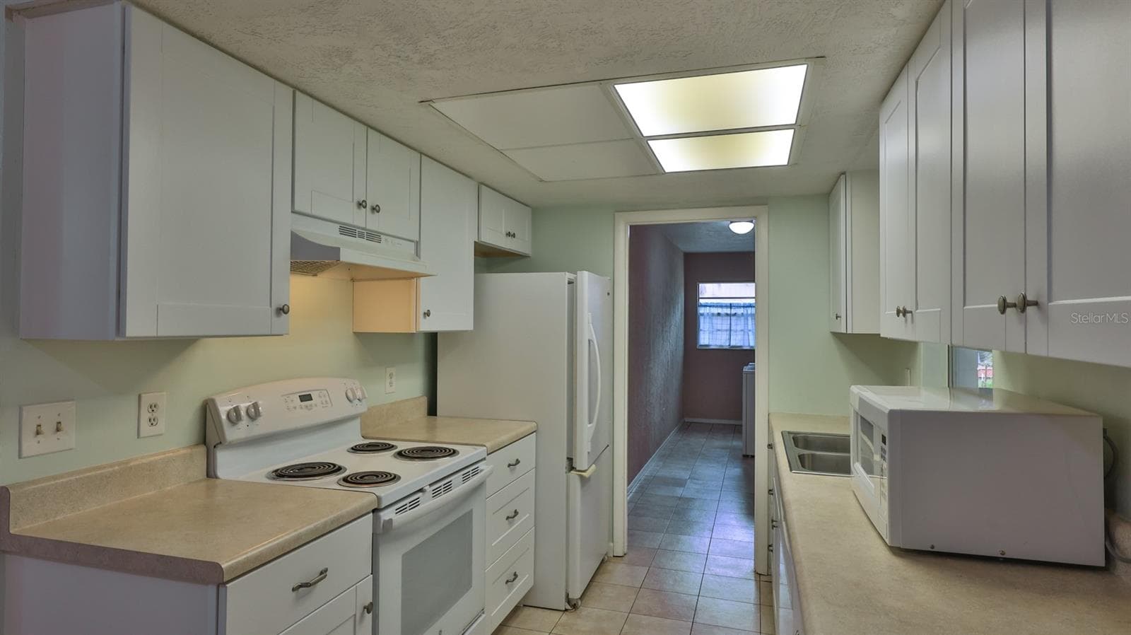 Single Family Residence at 2408 JUNIPER DR, EDGEWATER, photo 7 of 31