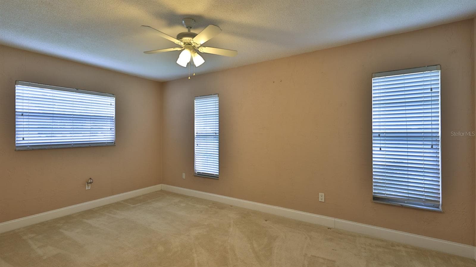 Single Family Residence at 2408 JUNIPER DR, EDGEWATER, photo 9 of 31