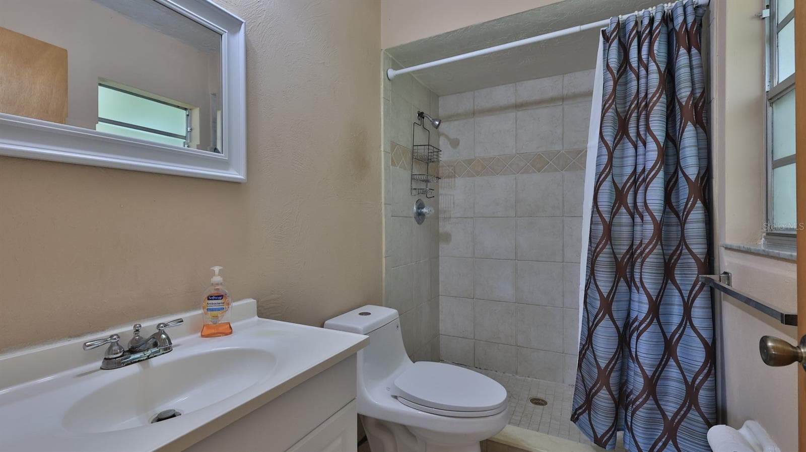 Single Family Residence at 2408 JUNIPER DR, EDGEWATER, photo 13 of 31