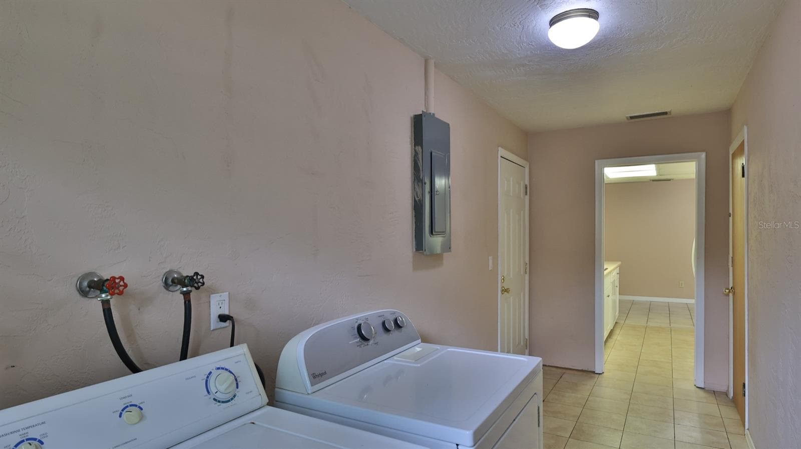 Single Family Residence at 2408 JUNIPER DR, EDGEWATER, photo 21 of 31