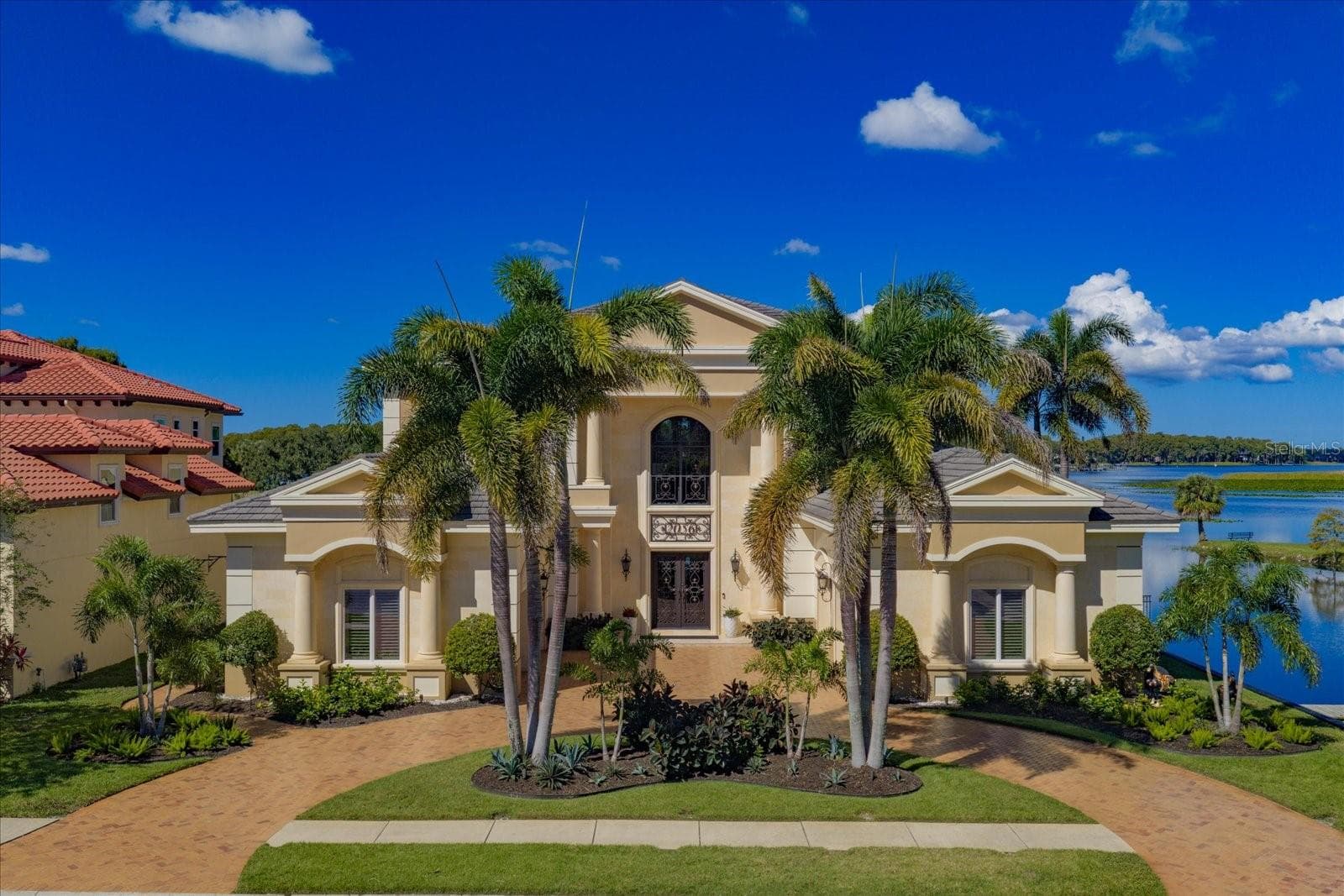2056 COVE TRCE