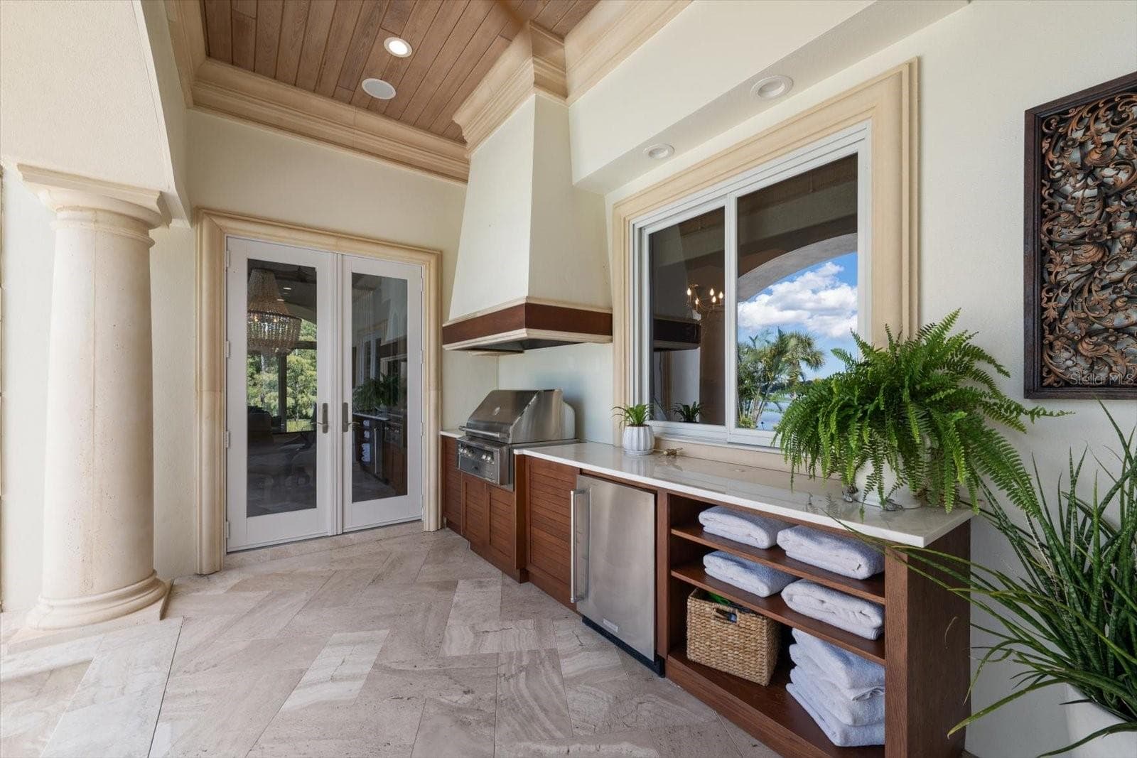 Alfresco grill, sink & refrigerator - 2056 COVE TRCE, PALM HARBOR