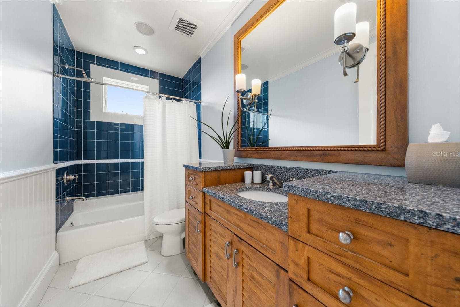 Full Bathroom connecting to Bedroom #3 - 2056 COVE TRCE, PALM HARBOR