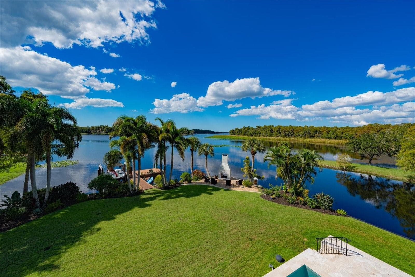 You'll have it ALL HERE! - 2056 COVE TRCE, PALM HARBOR
