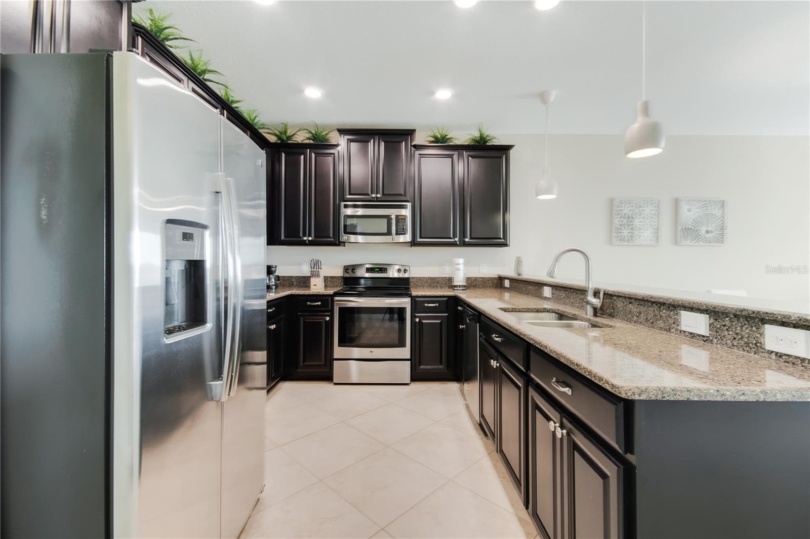 Condominium at 8944 AZALEA SANDS LN #APT, DAVENPORT, photo 7 of 36