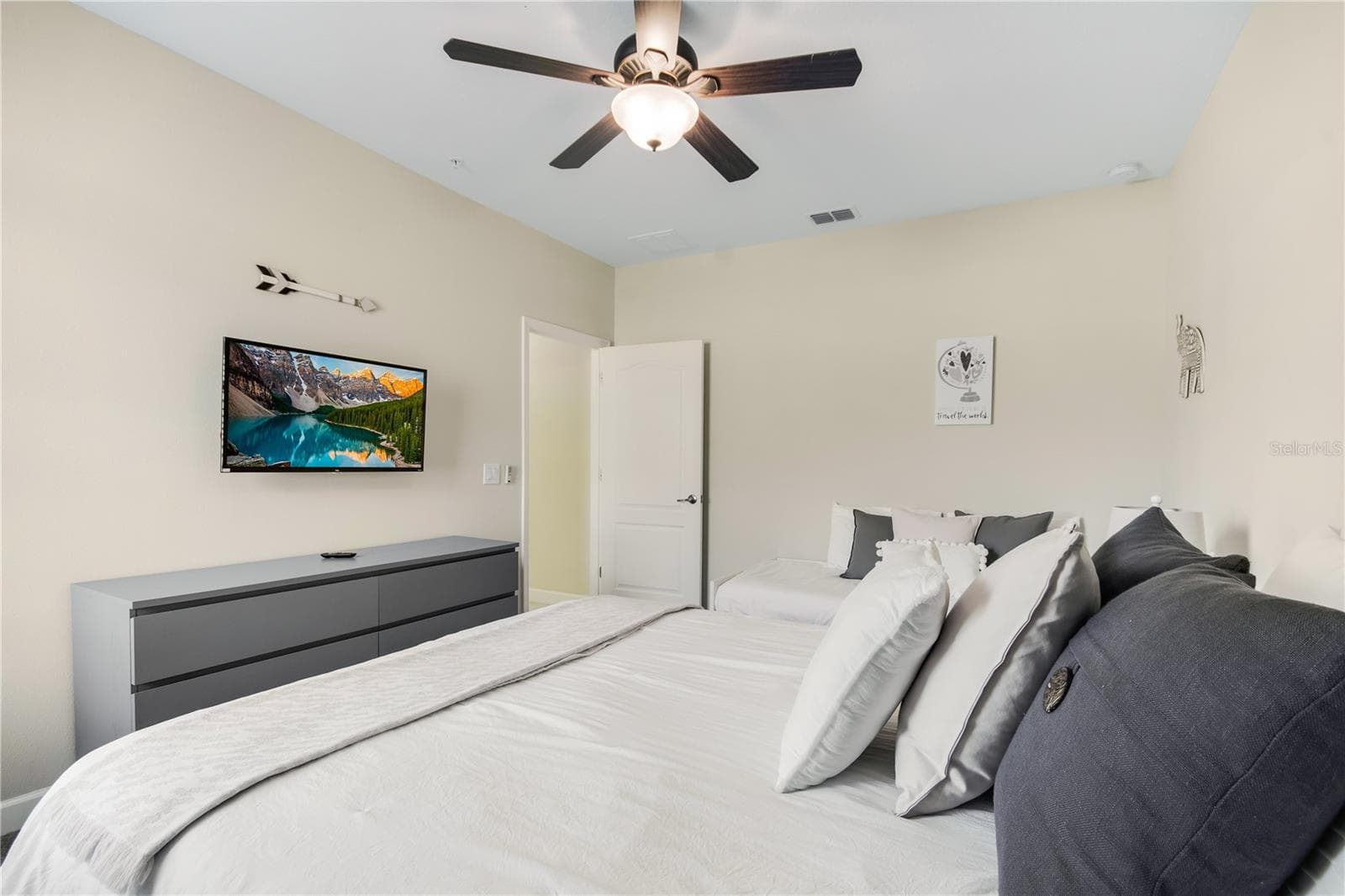 Condominium at 8944 AZALEA SANDS LN #APT, DAVENPORT, photo 23 of 36