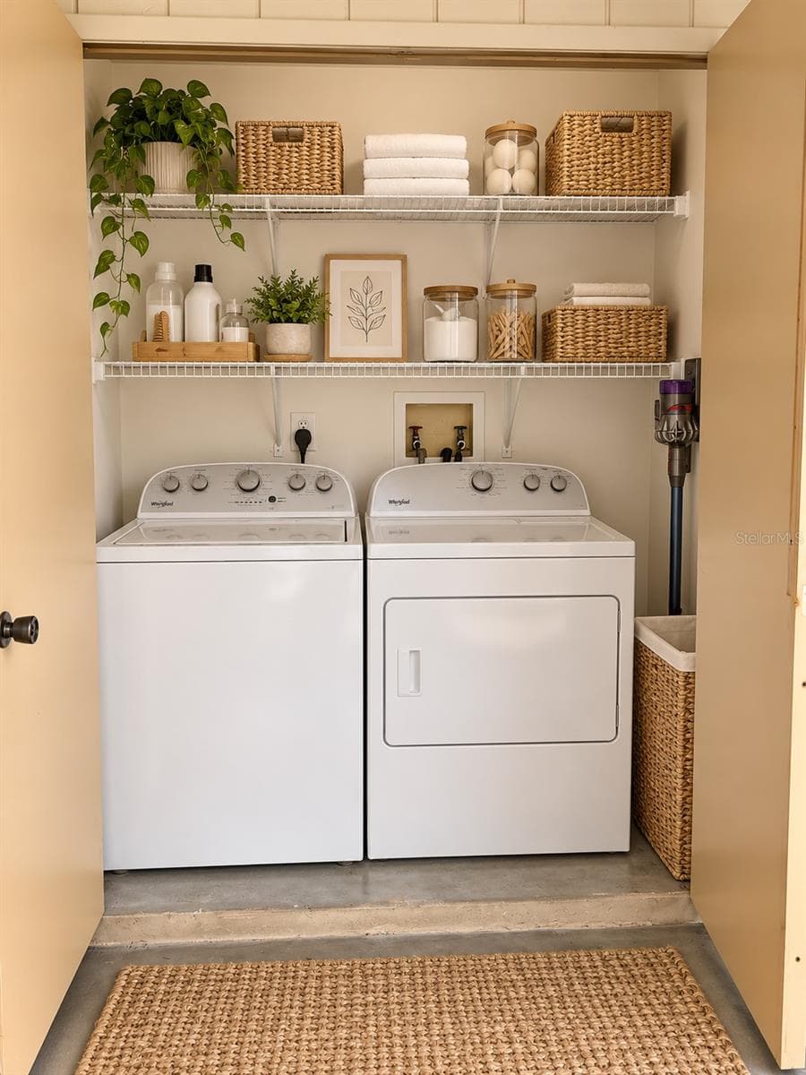 Virtual Stage Laundry - 14417 HANGING MOSS CIR #102, TAMPA