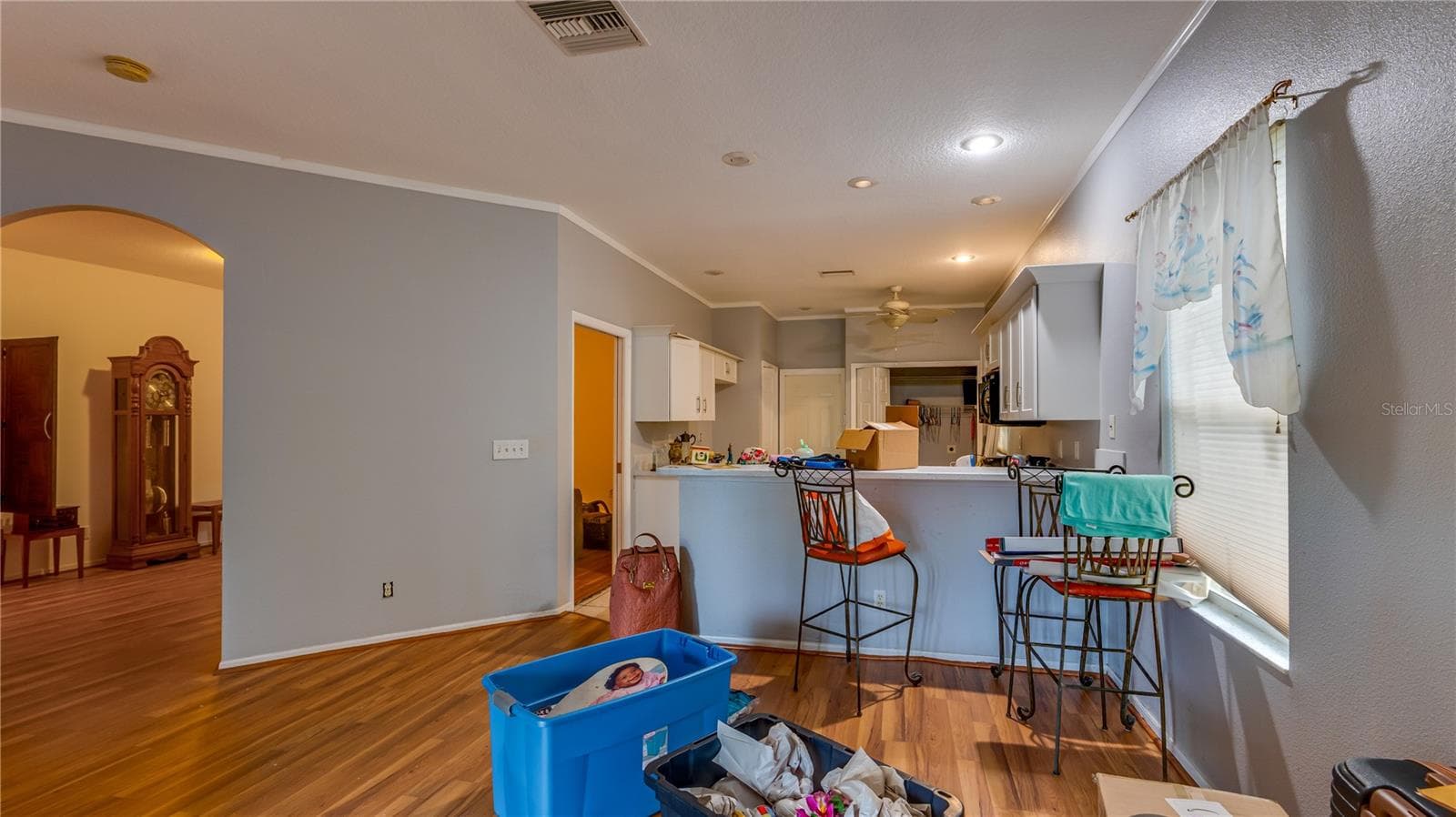 Single Family Residence at 910 ELDRIDGE ST, CLEARWATER, photo 2 of 25