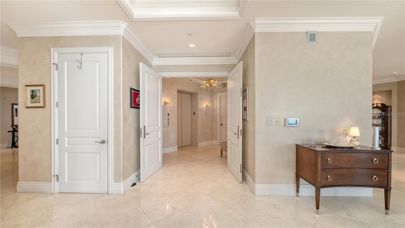 Condominium at 2050 BENJAMIN FRANKLIN DR #PH1102, SARASOTA, photo 4 of 58