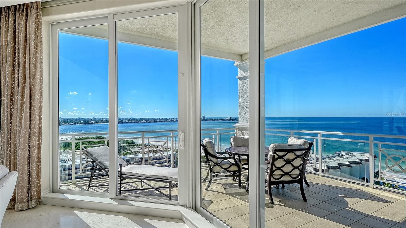 Condominium at 2050 BENJAMIN FRANKLIN DR #PH1102, SARASOTA, photo 10 of 58
