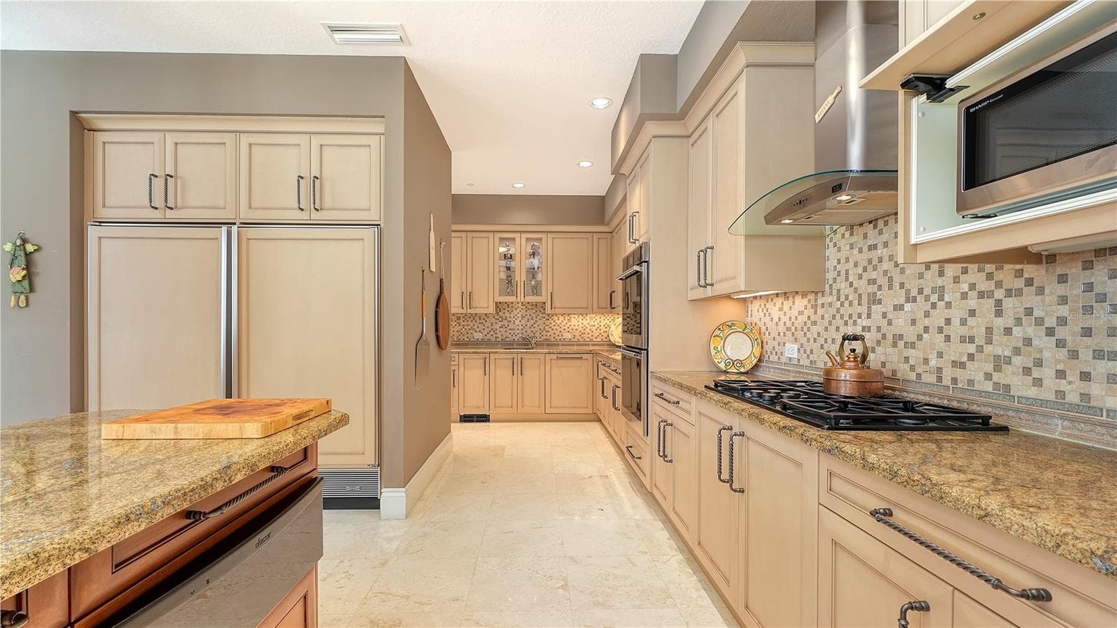Condominium at 2050 BENJAMIN FRANKLIN DR #PH1102, SARASOTA, photo 21 of 58