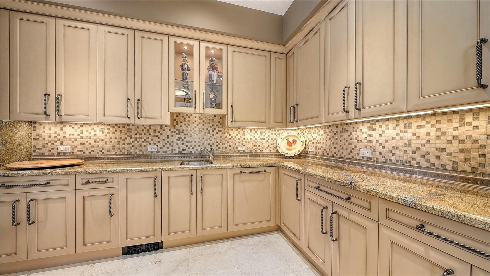 Condominium at 2050 BENJAMIN FRANKLIN DR #PH1102, SARASOTA, photo 23 of 58