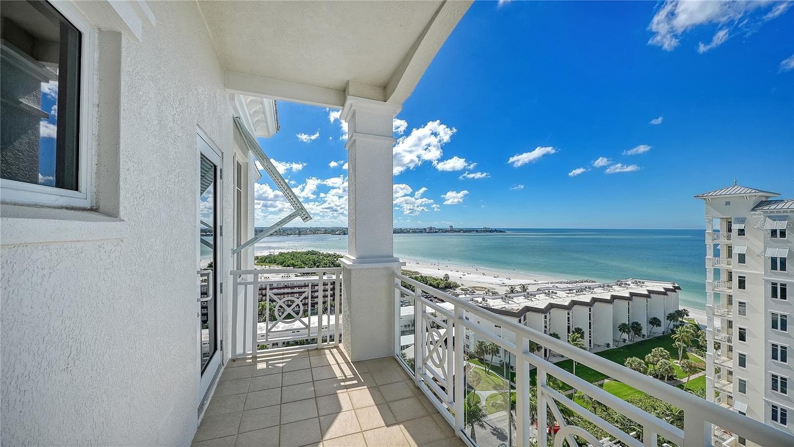 Condominium at 2050 BENJAMIN FRANKLIN DR #PH1102, SARASOTA, photo 46 of 58