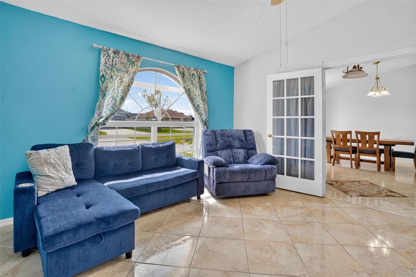Single Family Residence at 11 YORK CT, KISSIMMEE, photo 9 of 30