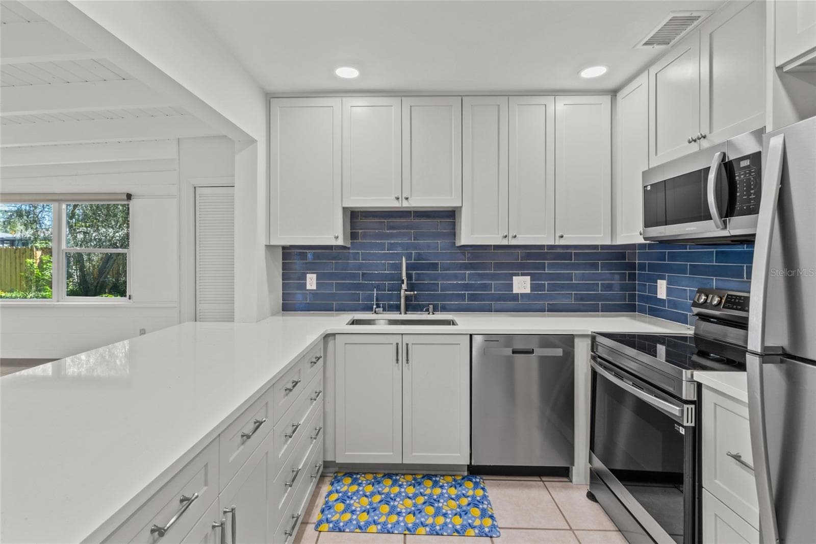Kitchen - 5819 27TH AVE S, GULFPORT