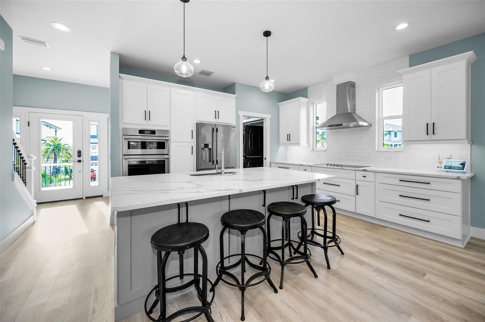 Breakfast Bar - 5650 EGRETS PL, NEW PORT RICHEY