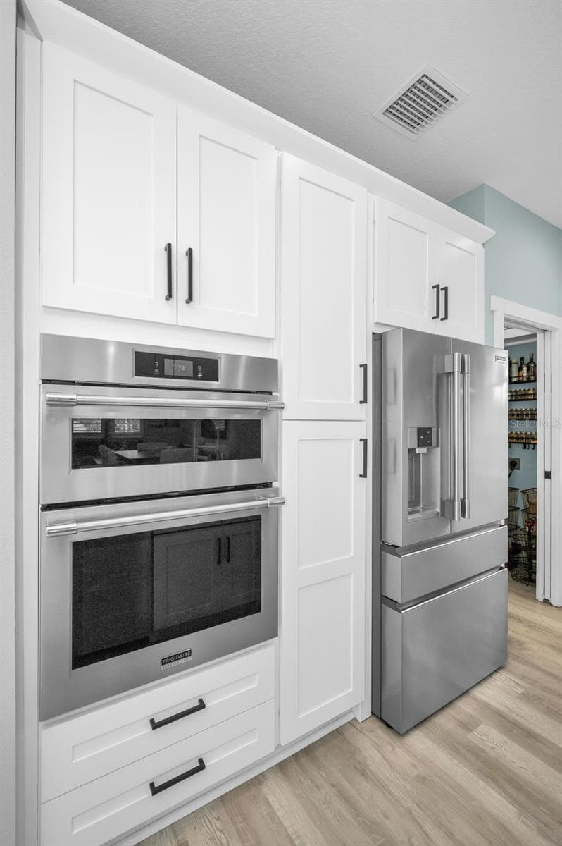 Built in Convection Oven and microwave - 5650 EGRETS PL, NEW PORT RICHEY